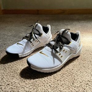 Women’s Nike Metcon Shoes